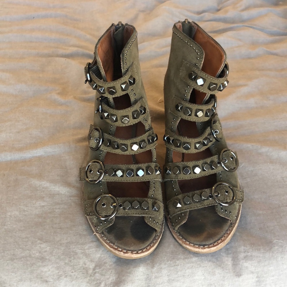 Jeffrey Campbell